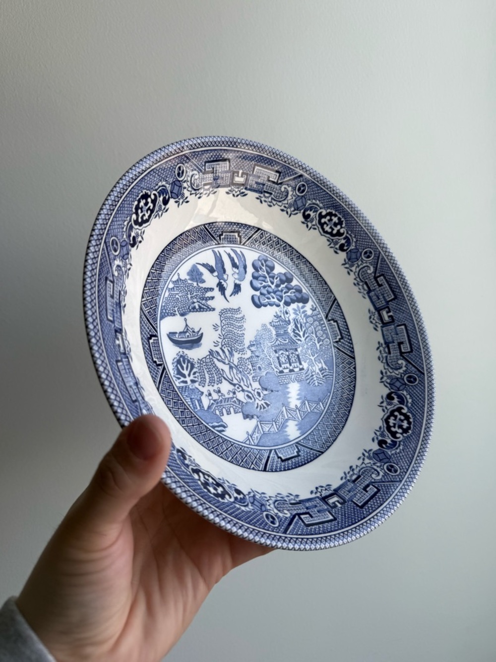 Blue Willow 9" Cereal Soup Pasta Bowl Queen's Churchill England Microwave Safe